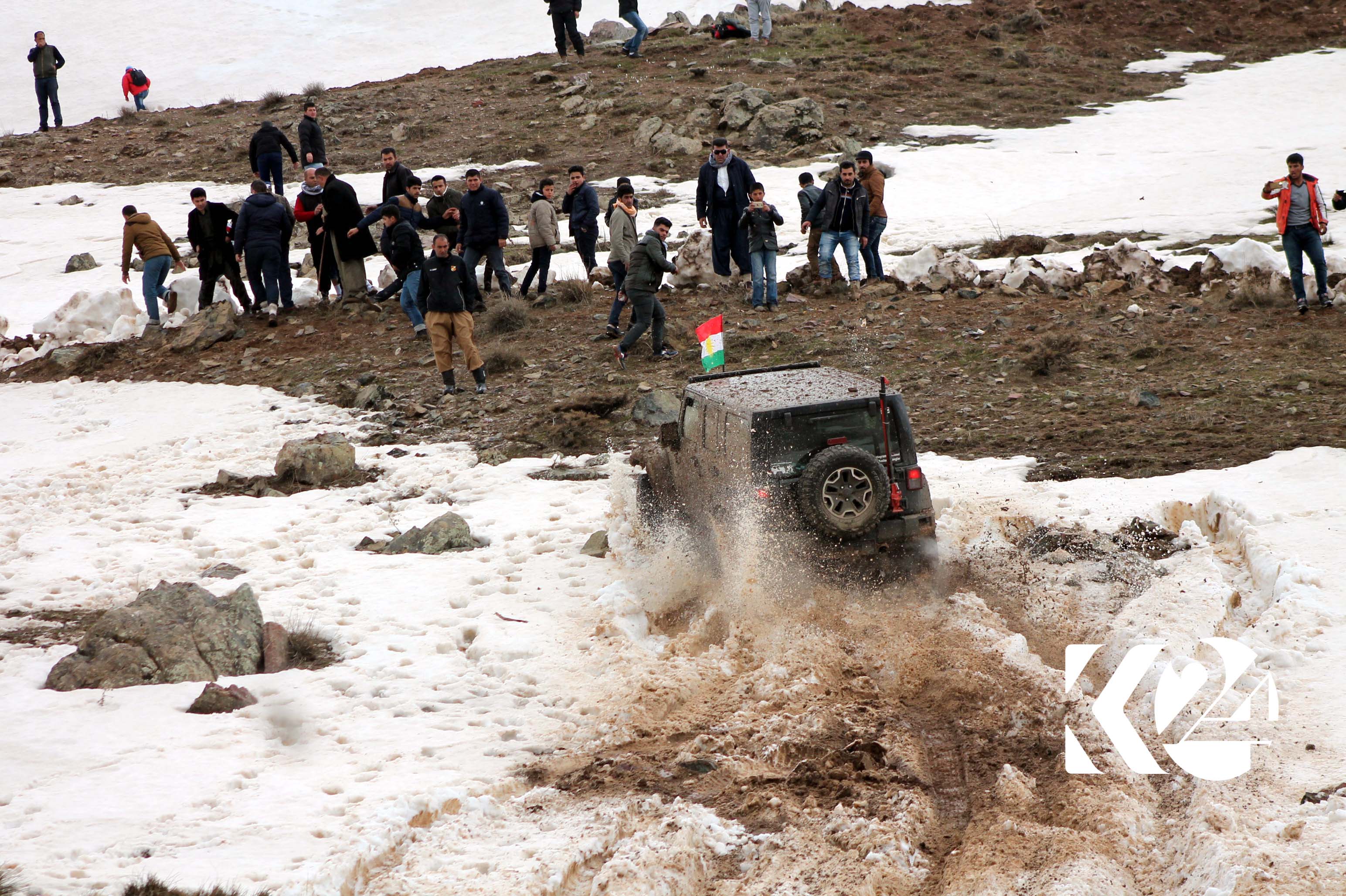 بە وێنە.. فێستیڤاڵی بەفر لە حاجی ئۆمەر